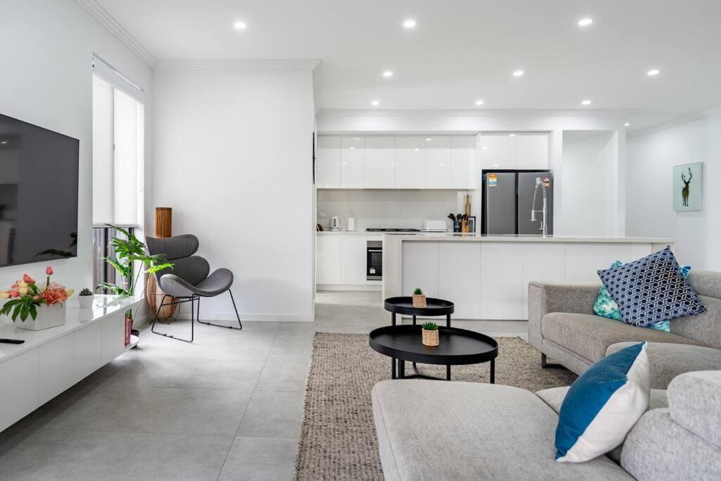 Neat 4 Bedroom In Catherine Fields Narellan Luaran gambar